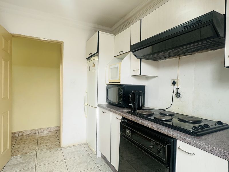 Neat Family Home in Tsakane Ext 5 - Photo 5