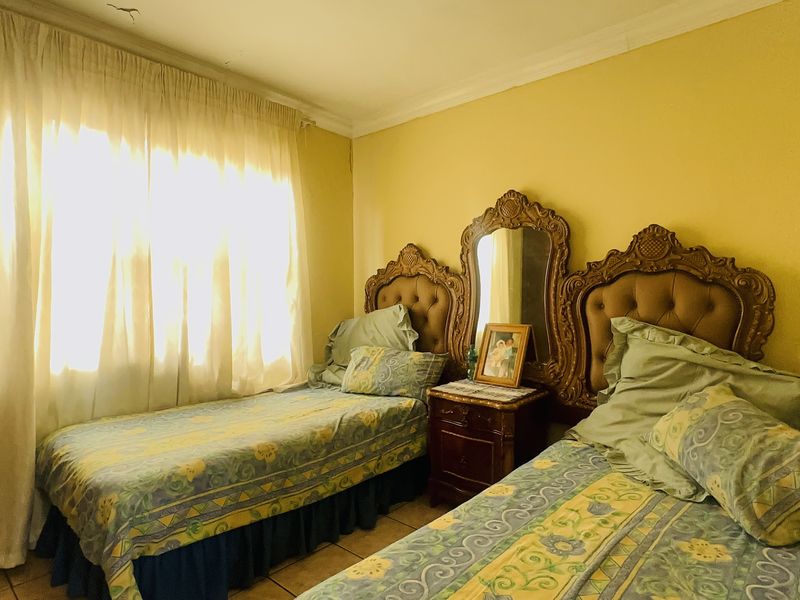 Neat Family Home in Tsakane Ext 5 - Photo 9