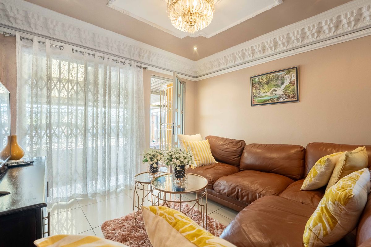Neat 2-Bedroom Home with 2-Bedroom Outside Rooms in uMlazi AA Section - Photo 3