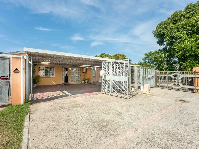 Neat 2-Bedroom Home with 2-Bedroom Outside Rooms in uMlazi AA Section - Photo 1