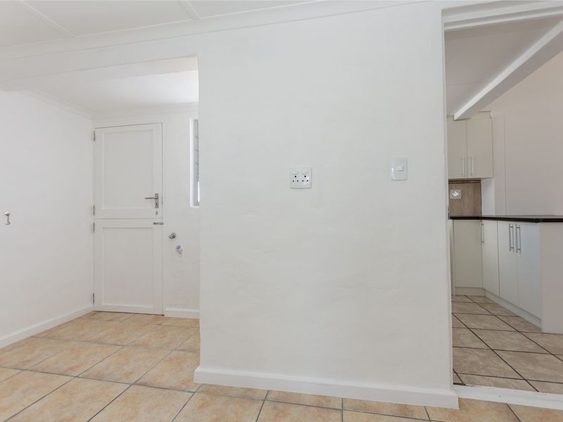 A Comfortable, Easy-Living Home for the Next Chapter - Photo 9