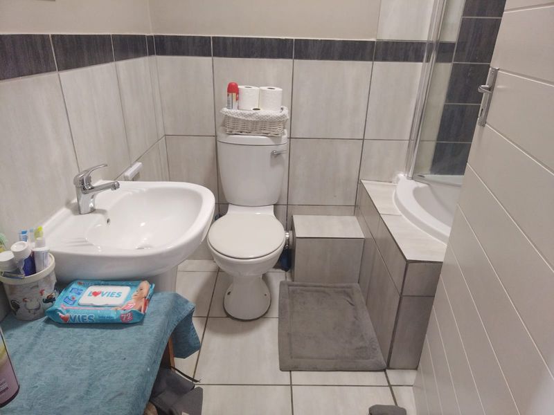 Modern 1-Bedroom Renovated Unit in Secure Terrenova Complex, Secunda - Photo 9