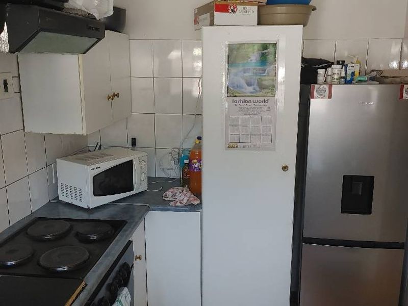 Exceptional Ground-Floor Unit within a Secure Enclosure and Steady Rental Income Opportunity - Photo 6