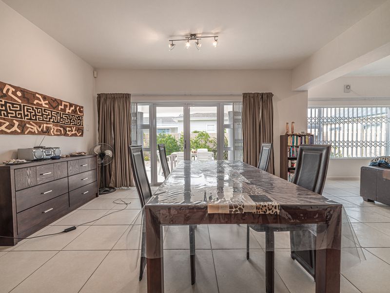 Light and airy house close to the ocean. - Photo 6