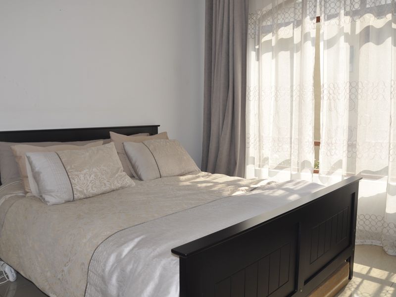 Modern First Floor Living in the Heart of Lonehill – Perfect for First-Time Buyers & Investors - Photo 9