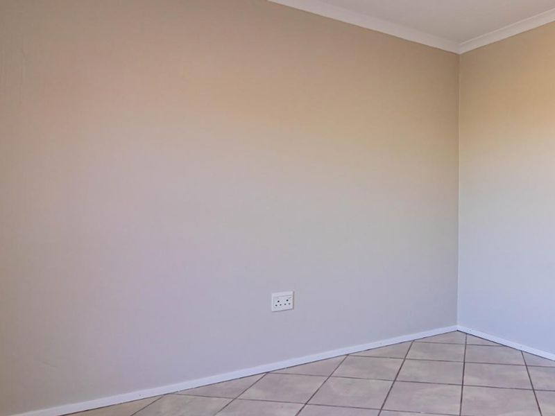 R549,000 Modern 2 Bed 1 Bath aprtment - Photo 10