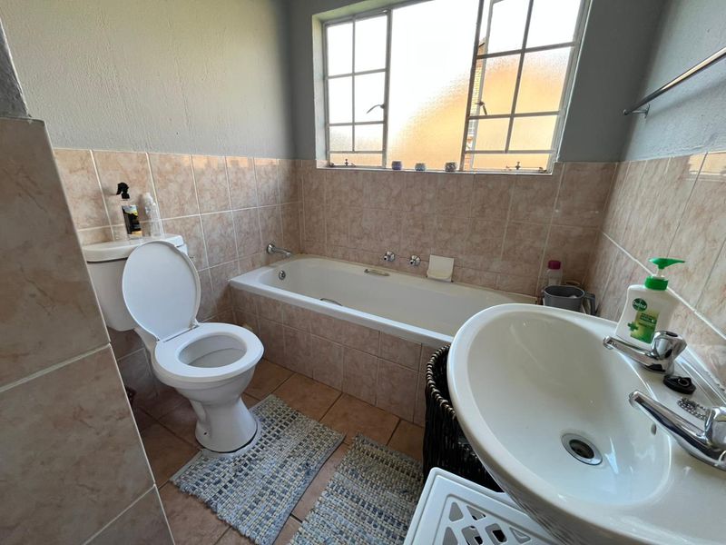 lovely 2 bedroom Townhouse in Interlagos, Kyalami Hills - Photo 9