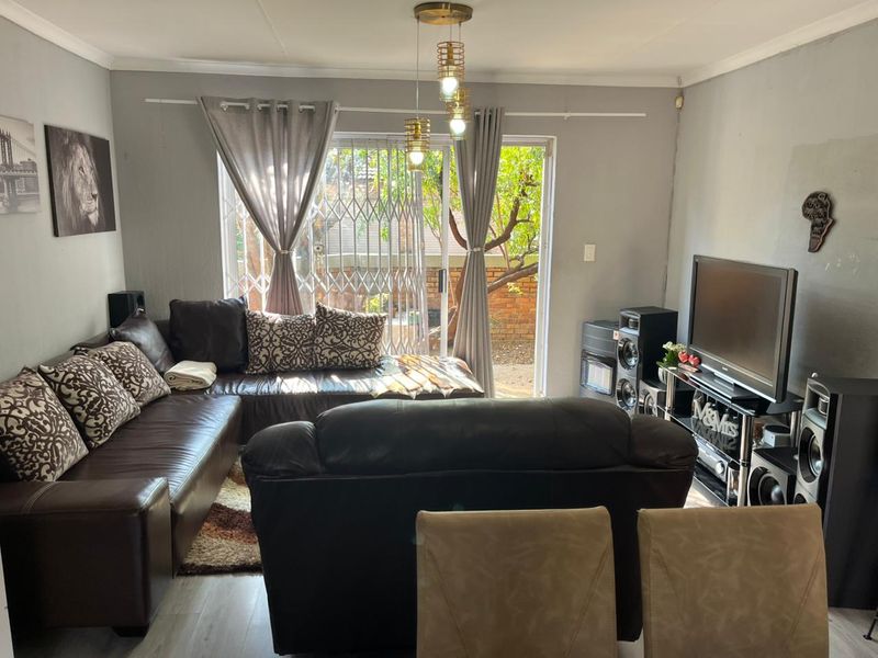 lovely 2 bedroom Townhouse in Interlagos, Kyalami Hills - Photo 4