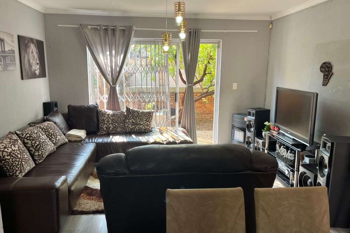 lovely 2 bedroom Townhouse in Interlagos, Kyalami Hills - Photo 4