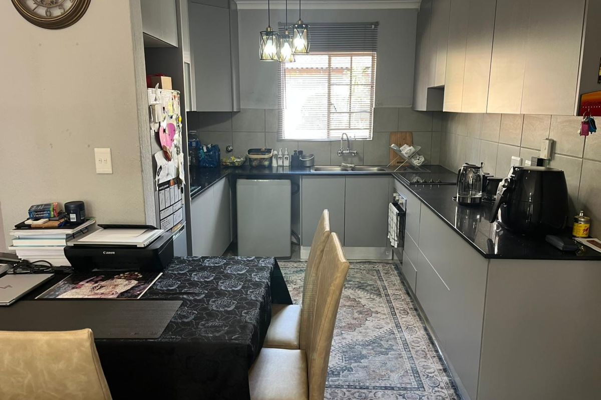 lovely 2 bedroom Townhouse in Interlagos, Kyalami Hills - Photo 2