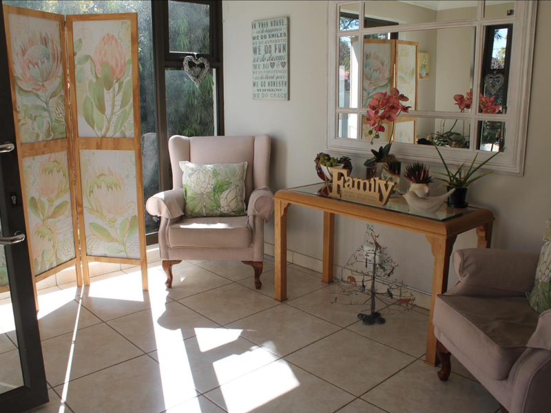 Beautiful Blend of Classic Charm and Modern Living in Kensington - Photo 4