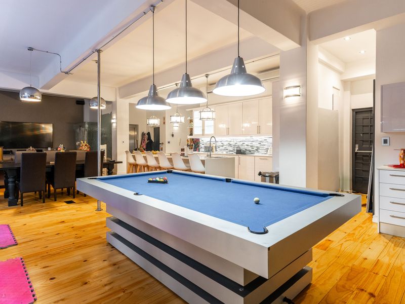 Rare 223m2 CBD Penthouse | 4-Bed or 3 + Study | Prime Investor Opportunity - Photo 8