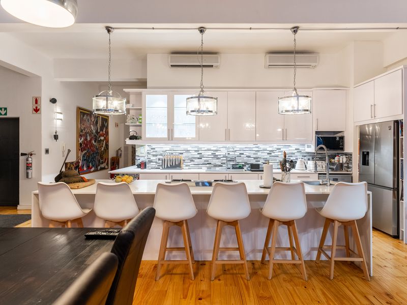 Rare 223m2 CBD Penthouse | 4-Bed or 3 + Study | Prime Investor Opportunity - Photo 6