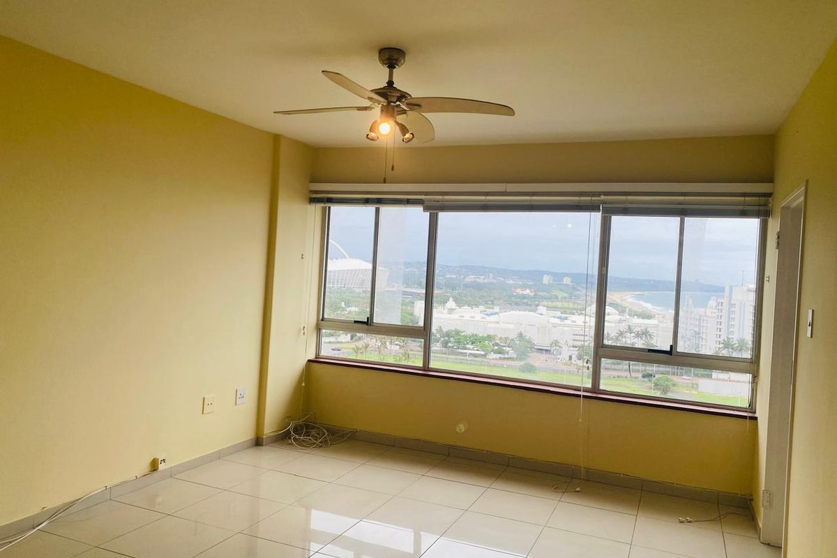 2.5 bedroom beachfront living, close to Suncoast Casino and steps away from the Beach - Photo 5