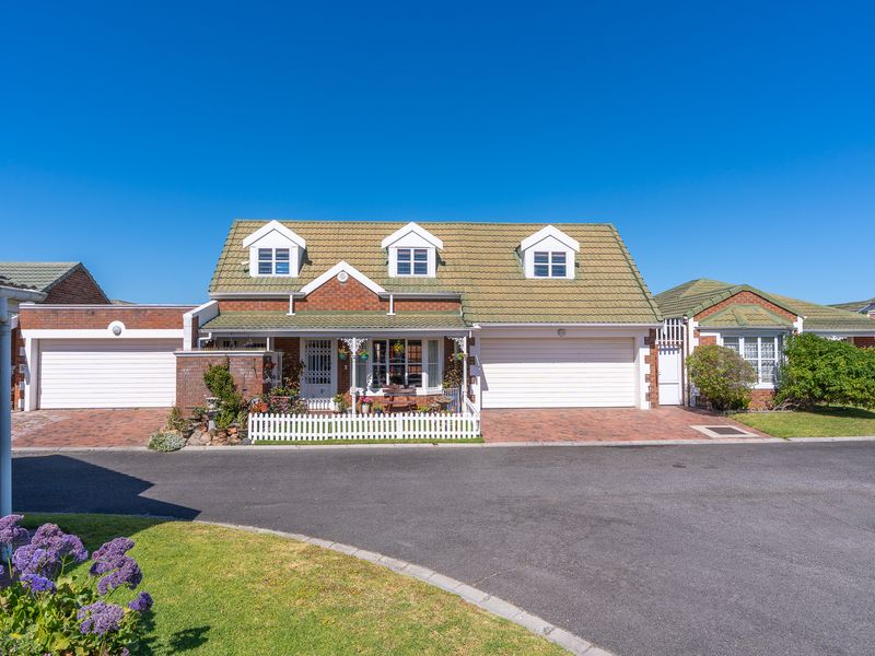 Sought-After Park Lane – A Distinctive Home with Exceptional Lifestyle Features - Photo 9