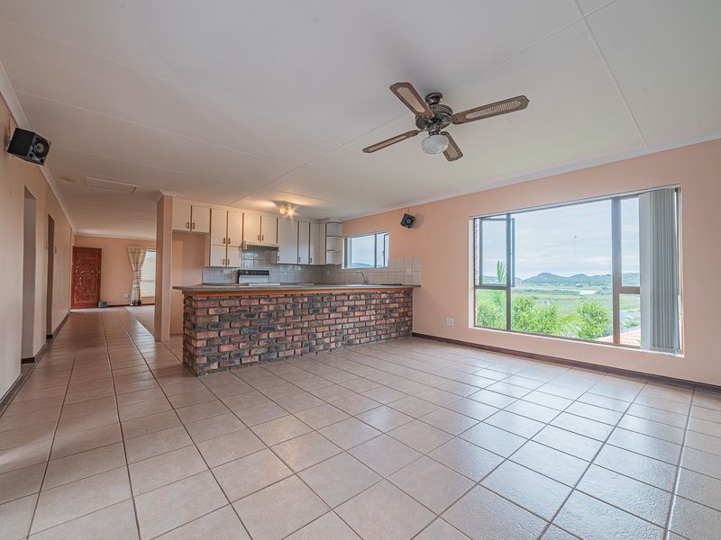 Spacious family home with large one bedroom flat. - Photo 4