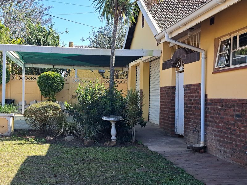 Pelham - Photo 1