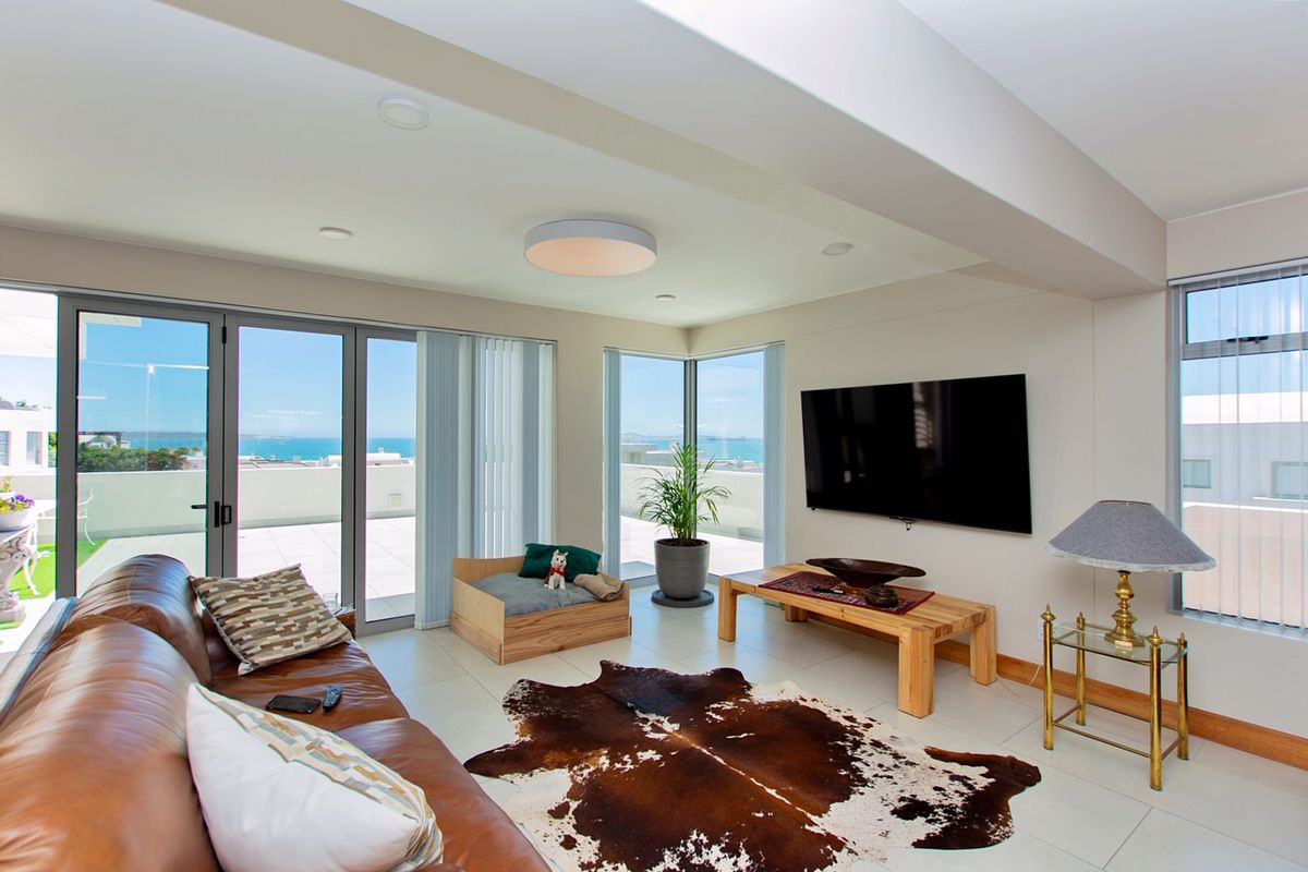 Modern Masterpiece with Ocean views - Photo 4