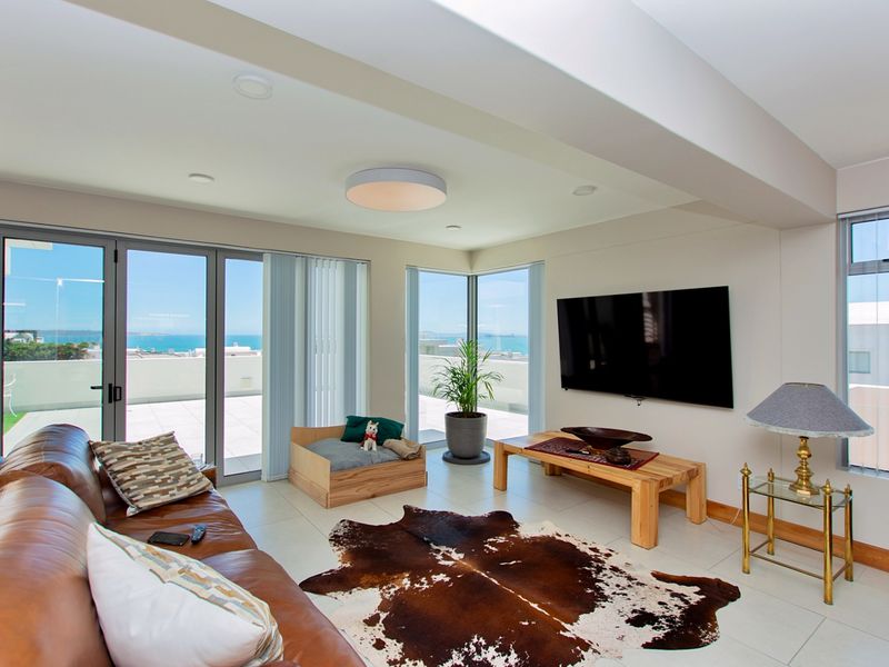 Modern Masterpiece with Ocean views - Photo 4