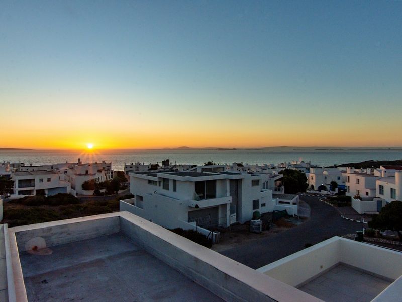 Modern Masterpiece with Ocean views - Photo 8