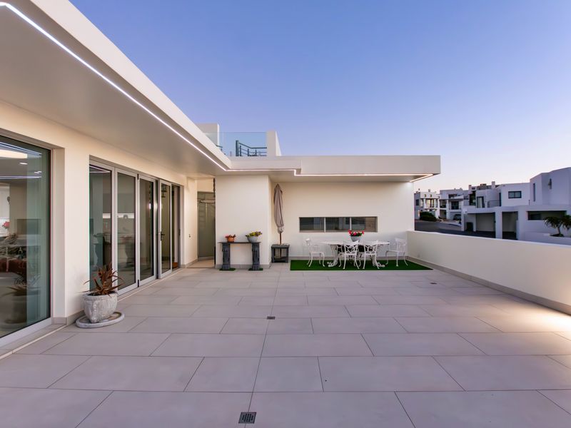 Modern Masterpiece with Ocean views - Photo 2