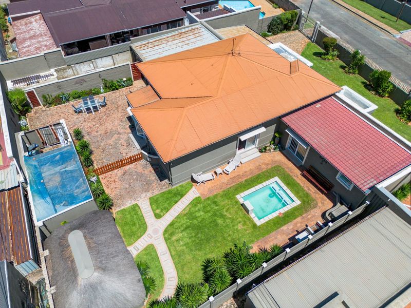DUAL PROPERTY INVESTMENT , PRIME COMMERCIAL AND RESIDENTIAL - Photo 4