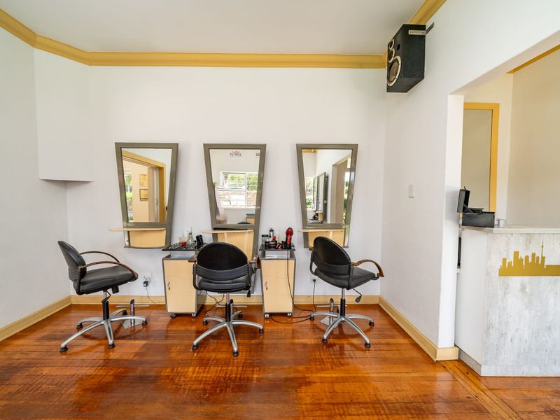 DUAL PROPERTY INVESTMENT , PRIME COMMERCIAL AND RESIDENTIAL - Photo 9