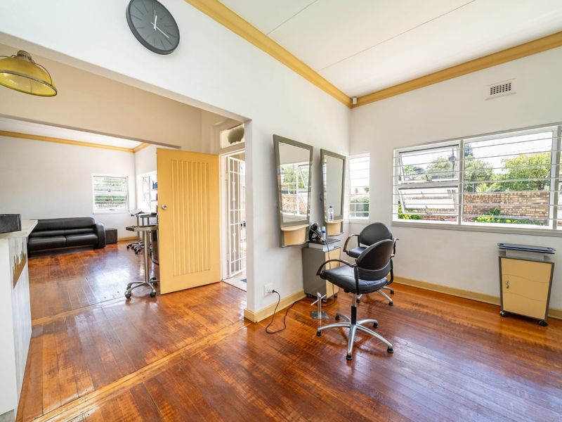 DUAL PROPERTY INVESTMENT , PRIME COMMERCIAL AND RESIDENTIAL - Photo 8
