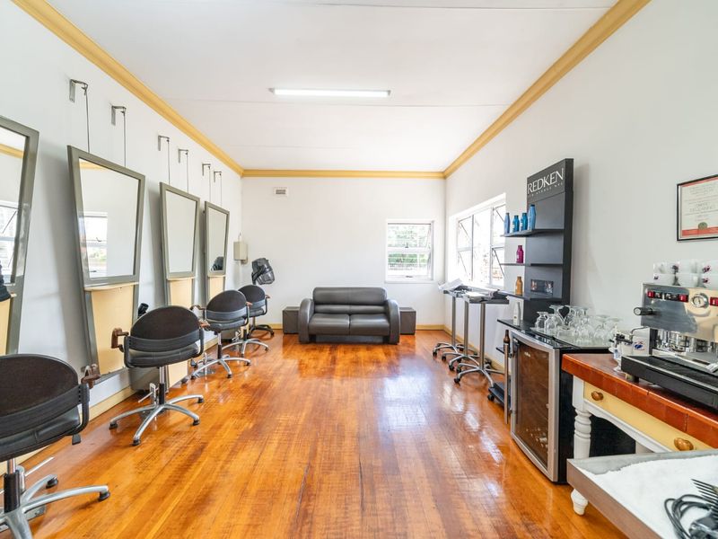 DUAL PROPERTY INVESTMENT , PRIME COMMERCIAL AND RESIDENTIAL - Photo 10