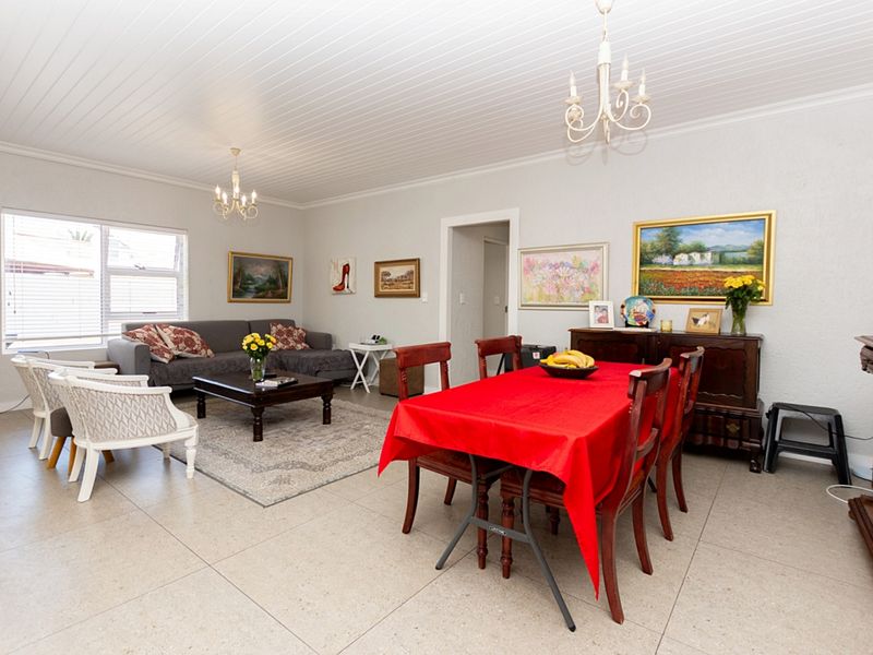 Modern family home in the heart of Port Owen - Photo 10