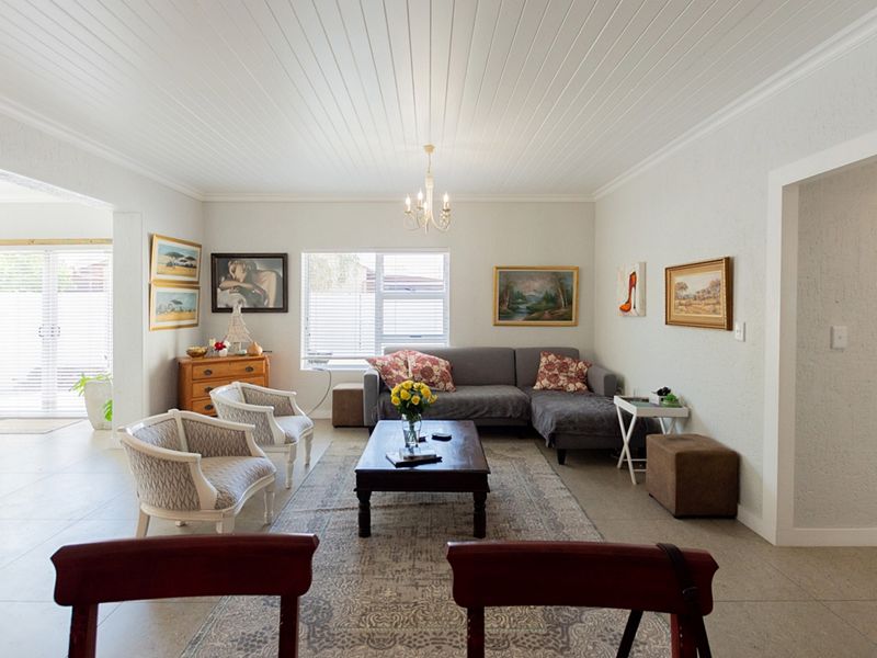 Modern family home in the heart of Port Owen - Photo 9