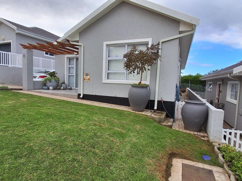 Full title townhouse close to the ocean. - Photo 7