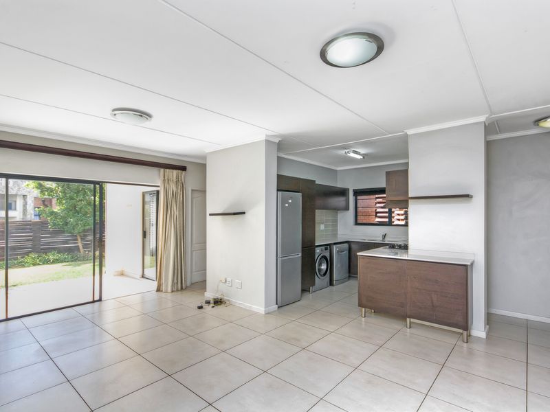 Investment Opportunity or Future Dream Home – 3 Bedroom Ground Floor Apartment in Kyalami Hills - Photo 6