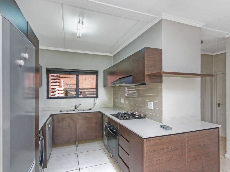 Investment Opportunity or Future Dream Home – 3 Bedroom Ground Floor Apartment in Kyalami Hills - Photo 4