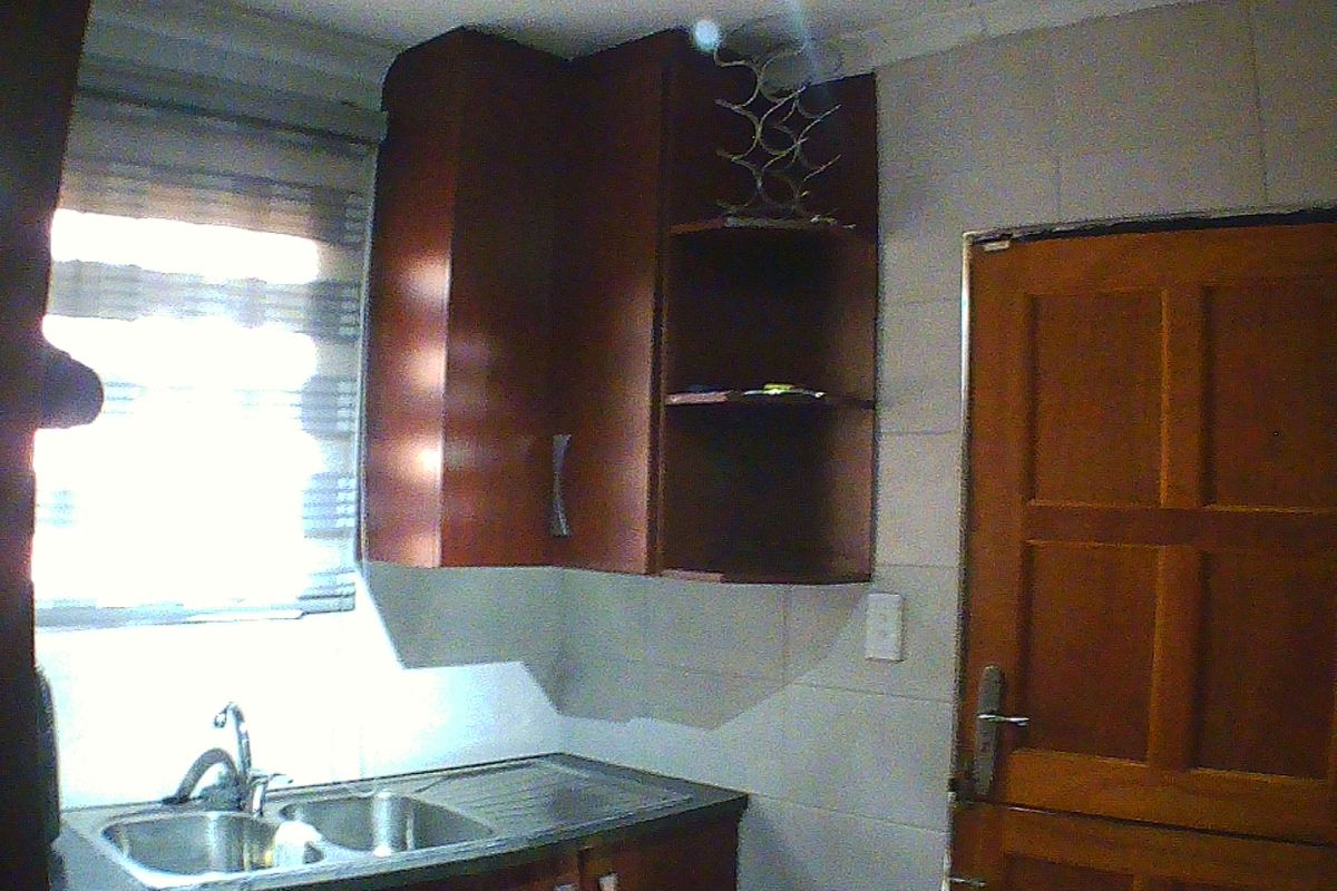 Warm and inviting Home - Photo 4