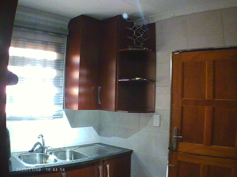 Warm and inviting Home - Photo 4