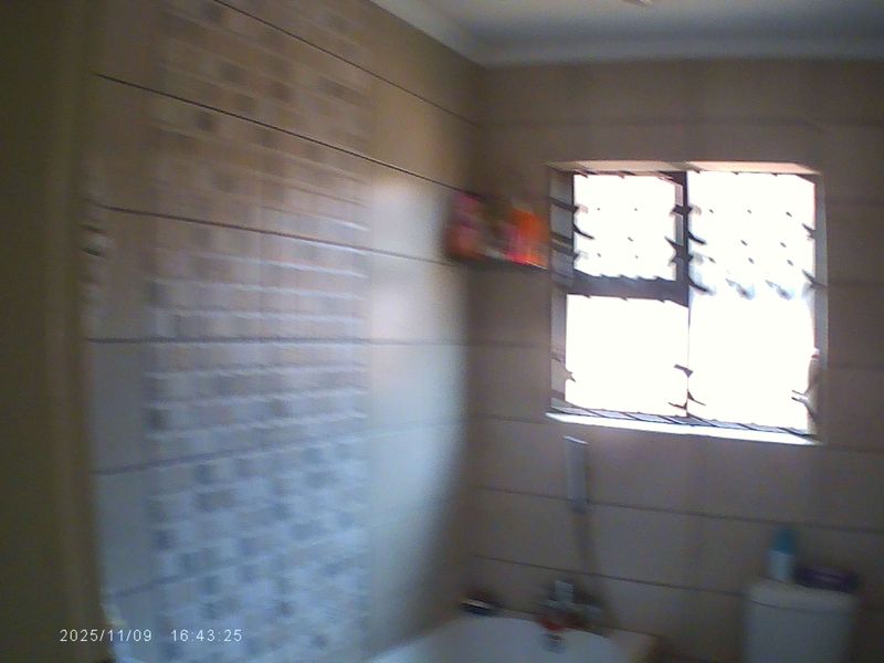 Warm and inviting Home - Photo 9