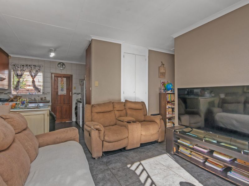 3 Bedroom Garden Townhouse for Sale in Monte Cristo, Kyalami Hills - Photo 6