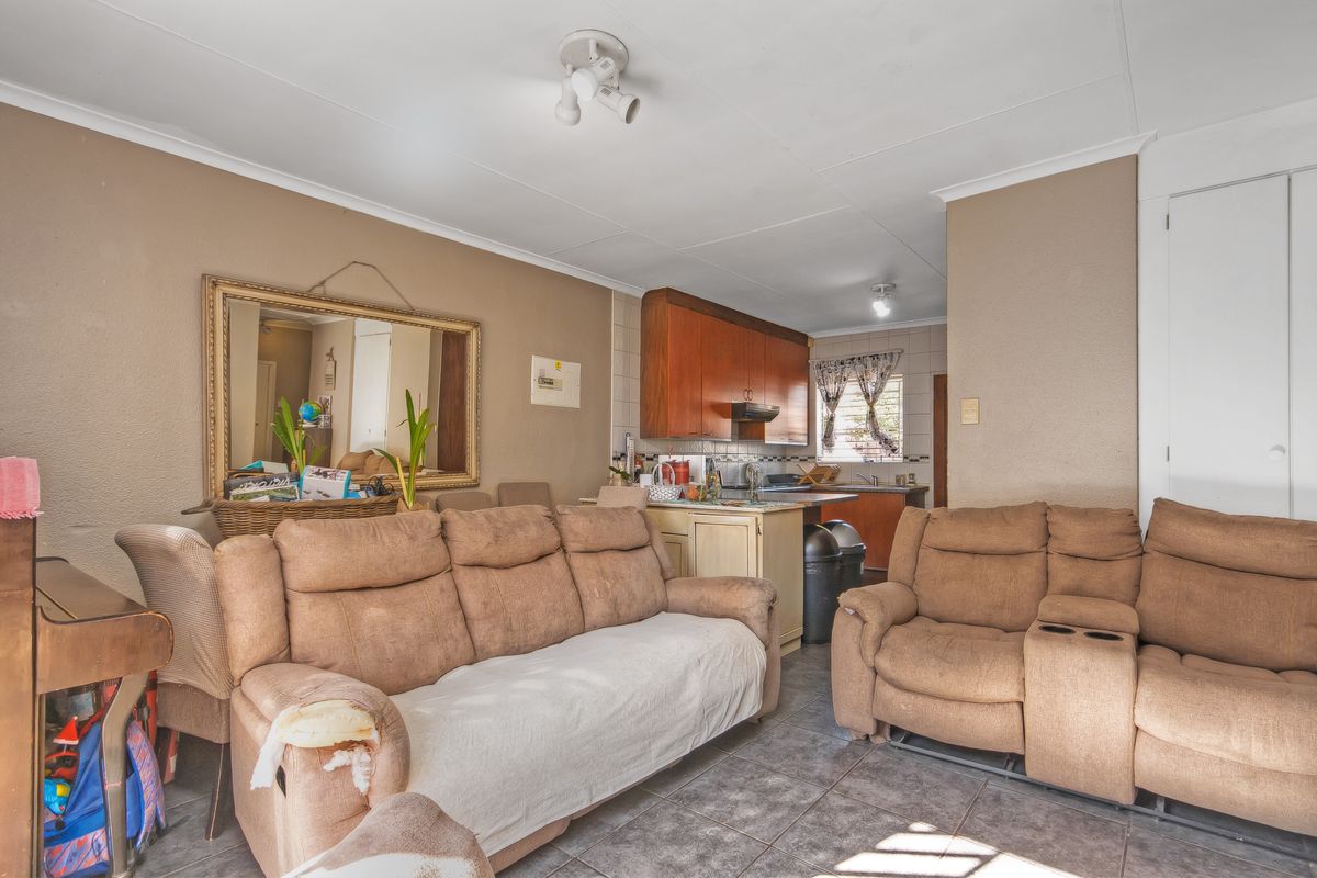 3 Bedroom Garden Townhouse for Sale in Monte Cristo, Kyalami Hills - Photo 5