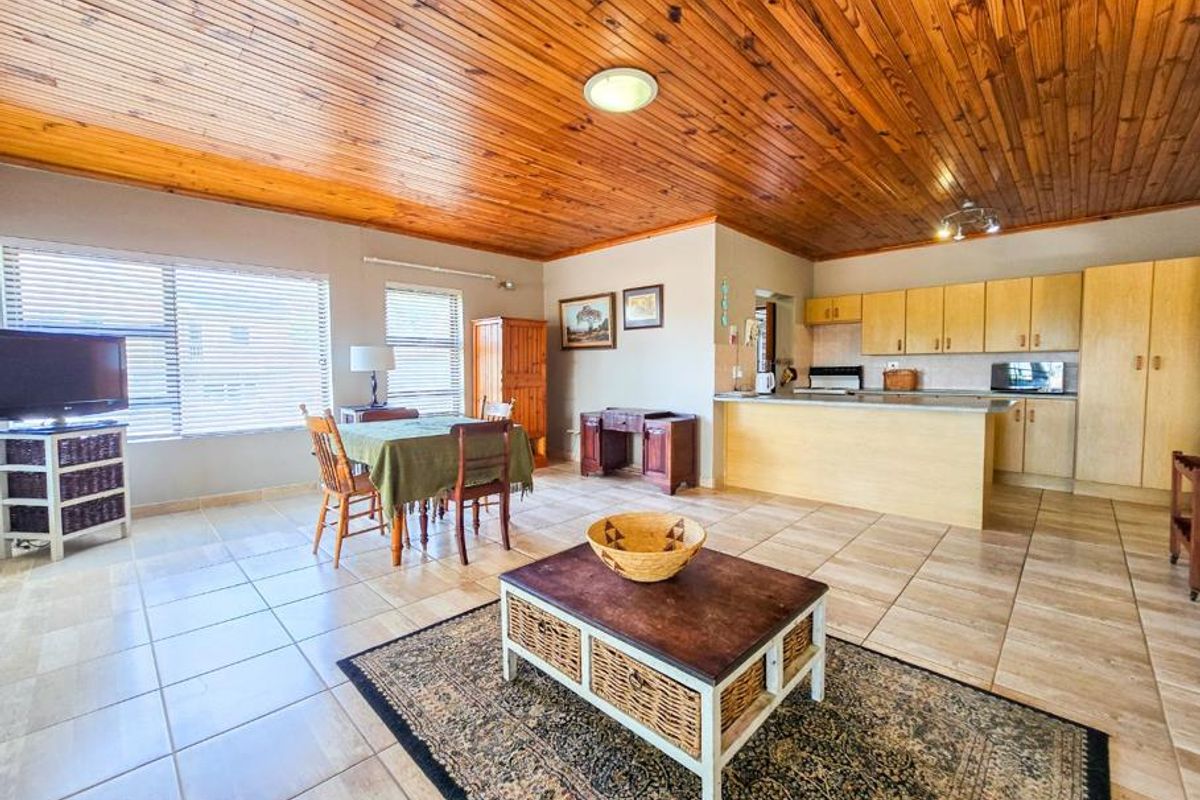 Fresh Coastal Living in the Heart of Stilbaai-Wes - Photo 2