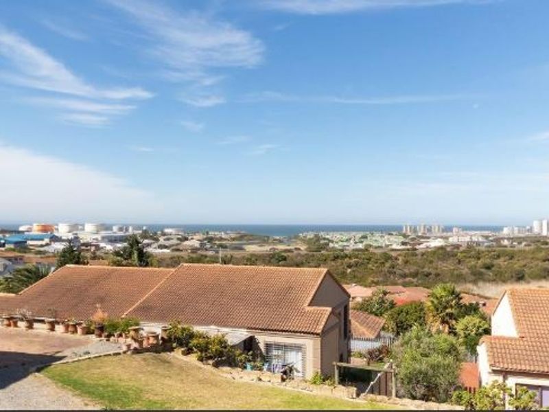 Well appointed duet for sale in Island View - Photo 3