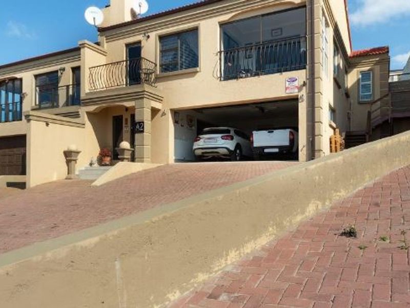 Well appointed duet for sale in Island View - Photo 2