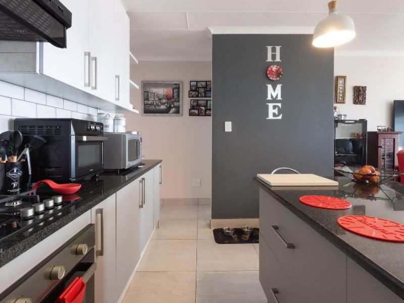 Well appointed duet for sale in Island View - Photo 9