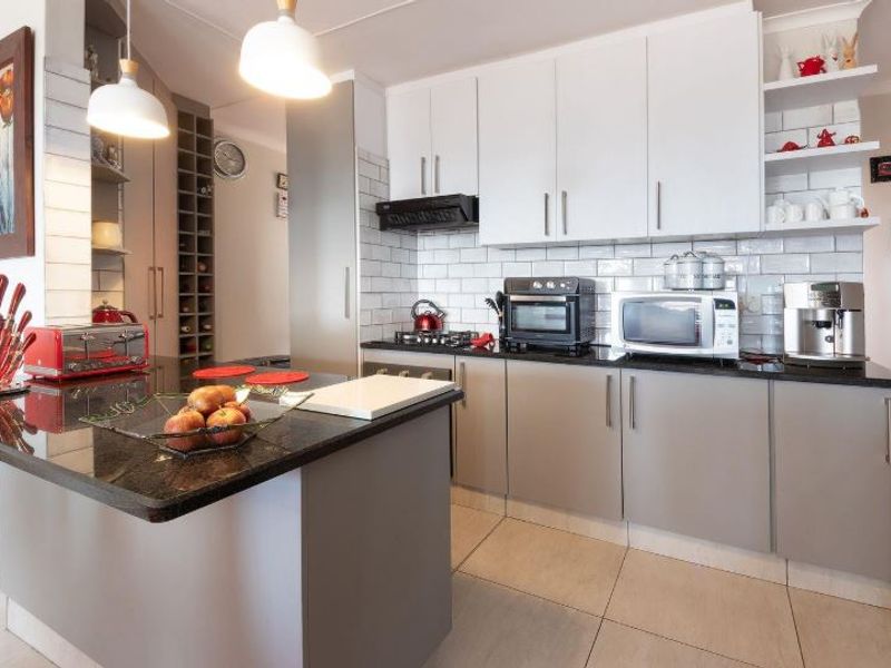 Well appointed duet for sale in Island View - Photo 8