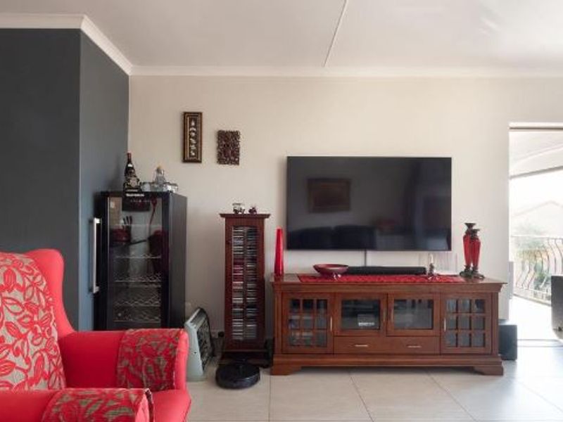 Well appointed duet for sale in Island View - Photo 6