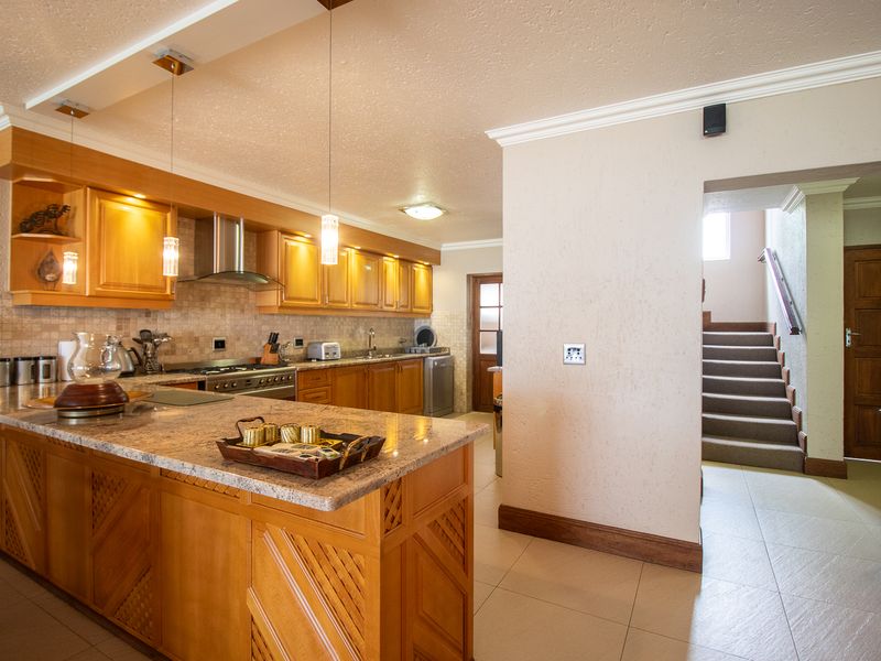 Stunning 4-Bedroom Unit in Vaal Marina’s Sunset Cove – Unbeatable Views! - Photo 6