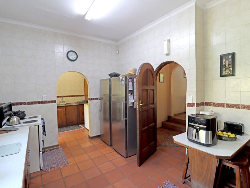 A Unique Property Offering a Home, Cottage, Business Rights and Equestrian Facilities - Photo 5