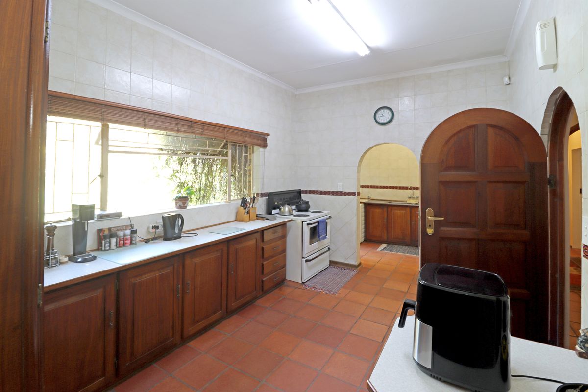 A Unique Property Offering a Home, Cottage, Business Rights and Equestrian Facilities - Photo 4