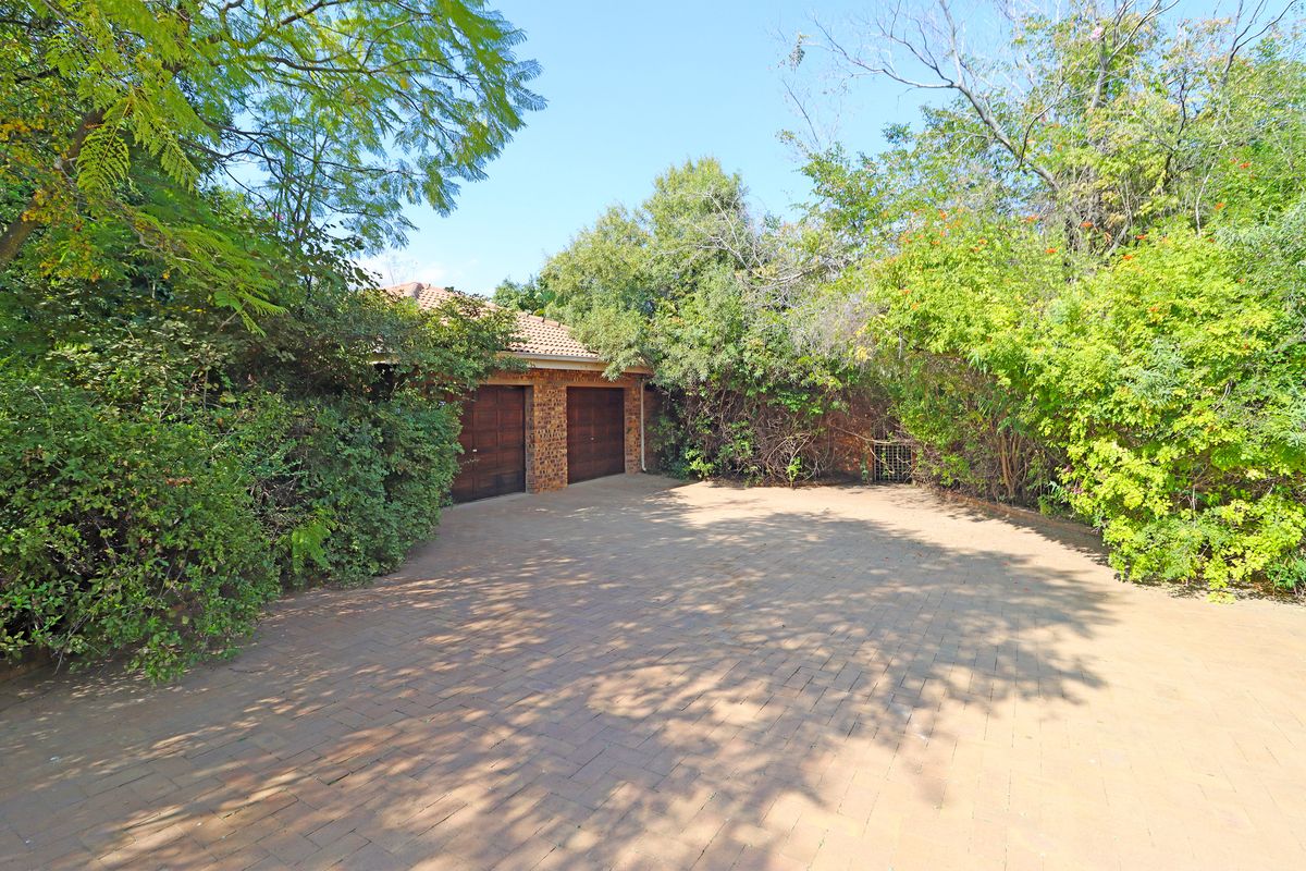 A Unique Property Offering a Home, Cottage, Business Rights and Equestrian Facilities - Photo 2