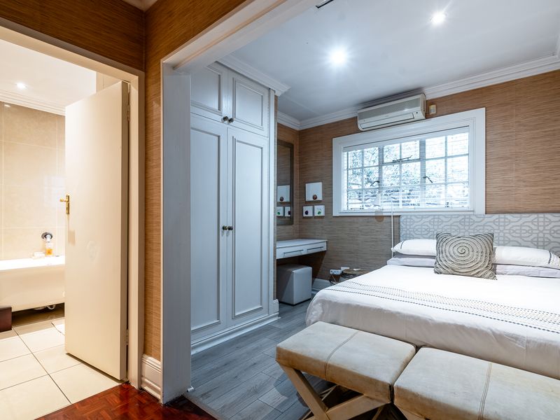 Luxury One of a Kind Property in Lynnwood Glen - Photo 10